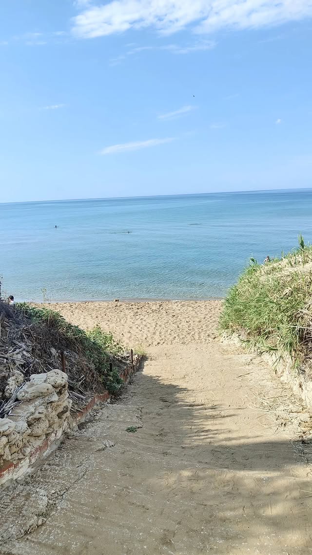 Sentiero che porta al mare