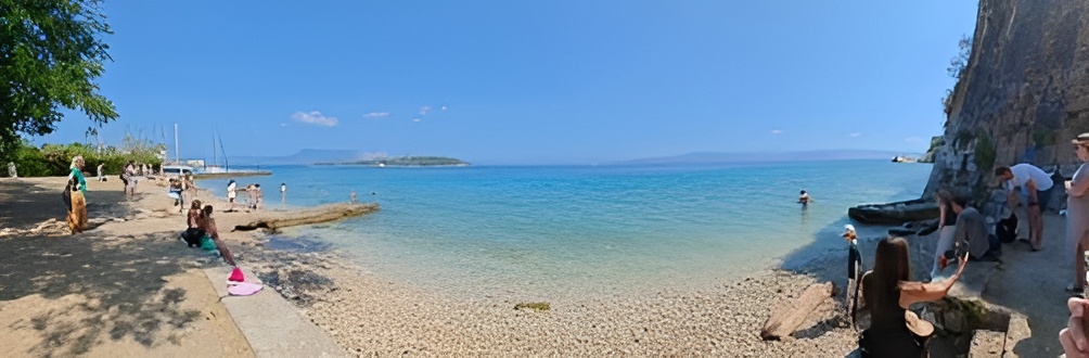 Corfù - Panorama della spiaggia con mare turchese